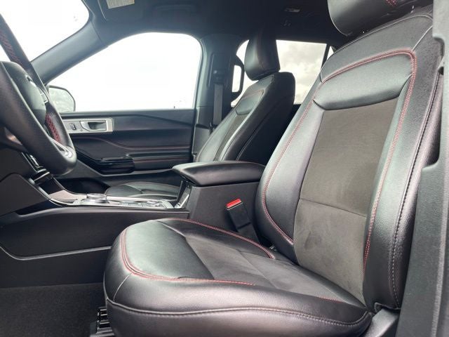 2024 Ford Explorer ST-Line