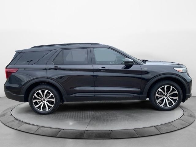 2024 Ford Explorer ST-Line