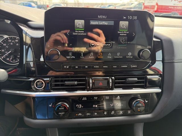 2024 Nissan Pathfinder SL