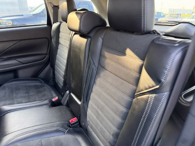 2020 Mitsubishi Outlander SE