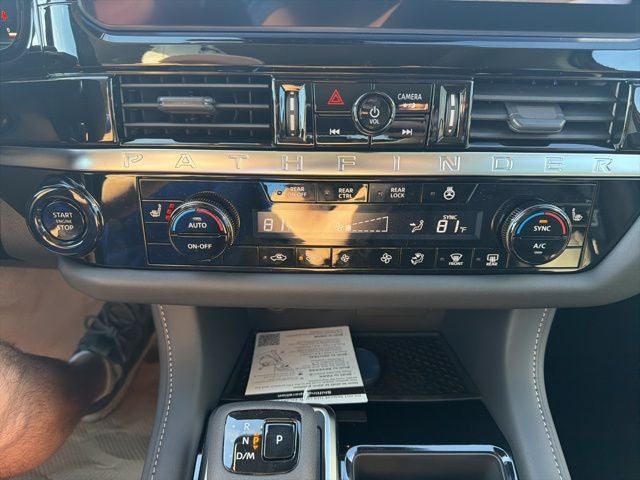 2026 Nissan Pathfinder SL