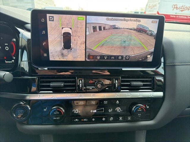 2026 Nissan Pathfinder SL